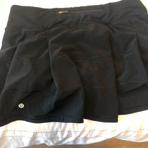 Lulu lemon pace rival skirt black size 8